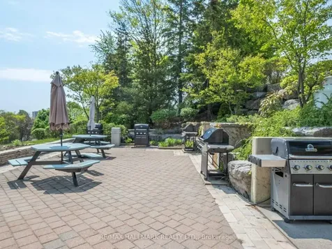 10 Guildwood Parkway Toronto ON M1E 5B5