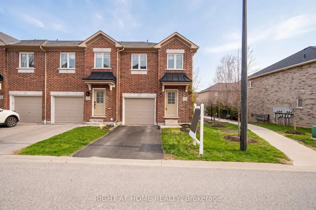 40 Markham Trail Clarington ON L1C 0S4