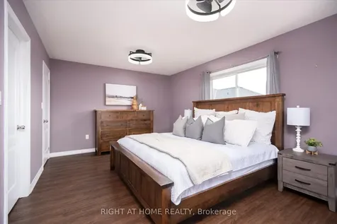40 Markham Trail Clarington ON L1C 0S4