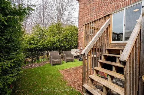 40 Markham Trail Clarington ON L1C 0S4
