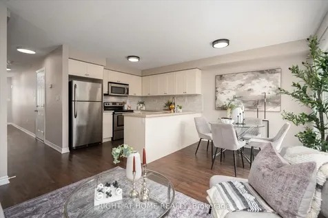 40 Markham Trail Clarington ON L1C 0S4