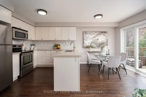 40 Markham Trail Clarington ON L1C 0S4