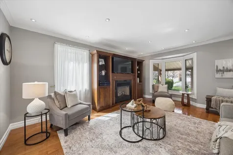 1014 Redbird Crescent Pickering ON L1V 5K3