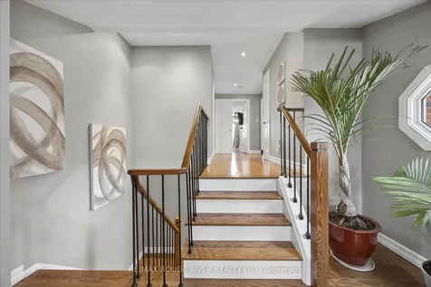1014 Redbird Crescent Pickering ON L1V 5K3