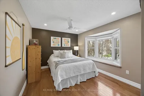1014 Redbird Crescent Pickering ON L1V 5K3