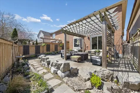 1014 Redbird Crescent Pickering ON L1V 5K3