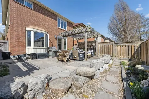 1014 Redbird Crescent Pickering ON L1V 5K3