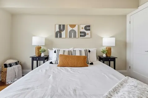 1093 Kingston Road Toronto ON M1N 4E2