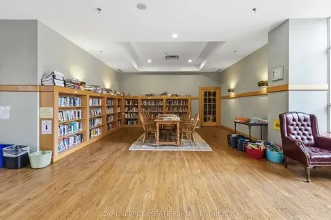 1093 Kingston Road Toronto ON M1N 4E2