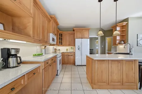 20 Selkirk Drive Whitby ON L1M 2E6