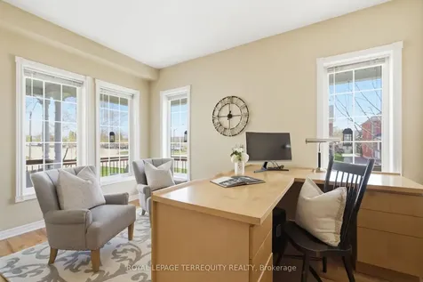 20 Selkirk Drive Whitby ON L1M 2E6
