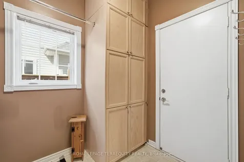 20 Selkirk Drive Whitby ON L1M 2E6