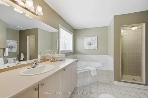 20 Selkirk Drive Whitby ON L1M 2E6