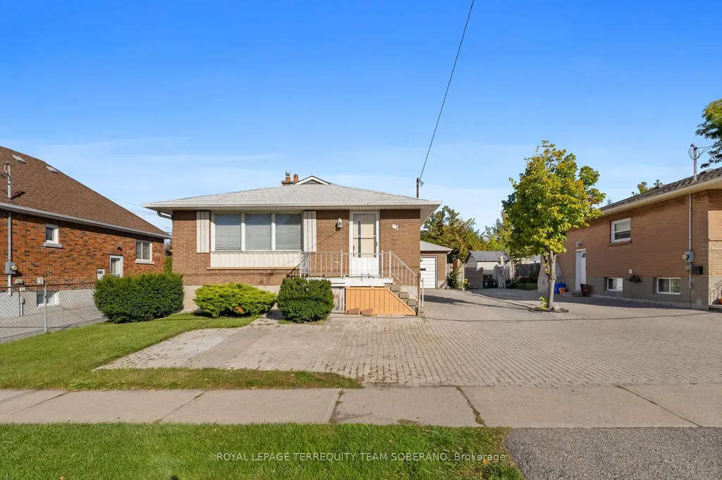 378 Elmgrove Avenue Oshawa ON L1J 2C5