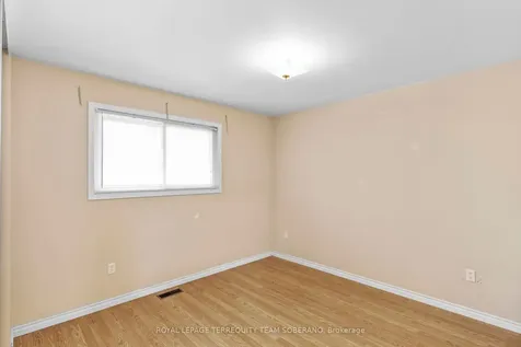 378 Elmgrove Avenue Oshawa ON L1J 2C5