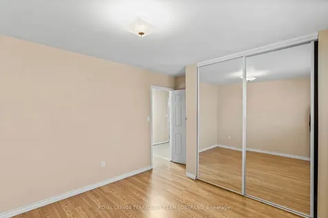 378 Elmgrove Avenue Oshawa ON L1J 2C5