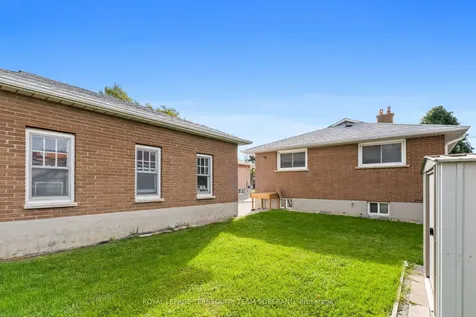 378 Elmgrove Avenue Oshawa ON L1J 2C5