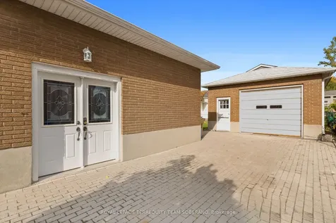 378 Elmgrove Avenue Oshawa ON L1J 2C5