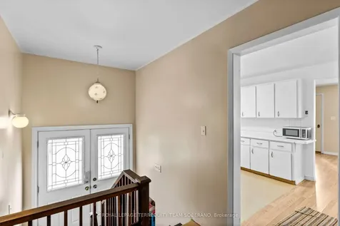 378 Elmgrove Avenue Oshawa ON L1J 2C5
