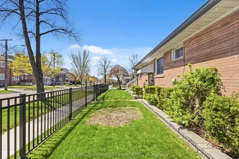 1 Birkdale Road Toronto ON M1P 3R2