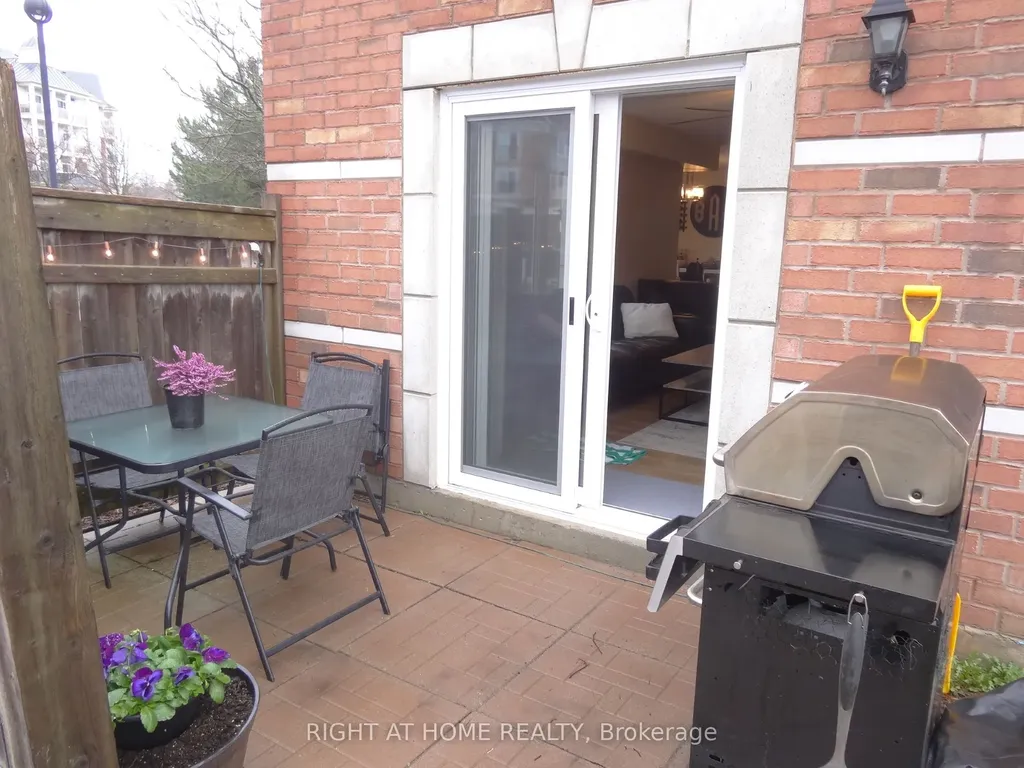 102 Aspen Springs Drive Clarington ON L1C 5N6