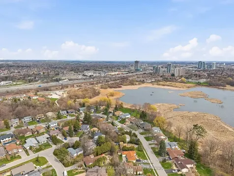 953 Vistula Drive Pickering ON L1W 2L7