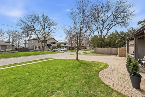 953 Vistula Drive Pickering ON L1W 2L7