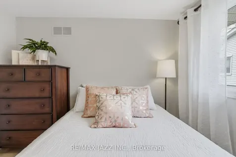 47 Martindale Street Oshawa ON L1H 6W7