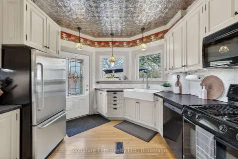 60 Winchester Road E Whitby ON L1M 1B4