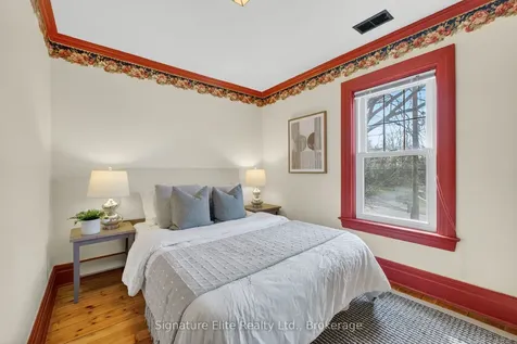 60 Winchester Road E Whitby ON L1M 1B4