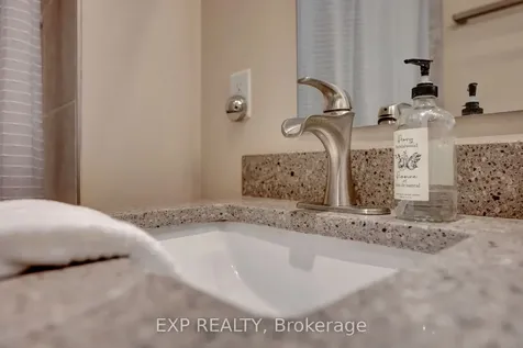 270 Fairlawn Court Oshawa ON L1J 4P9