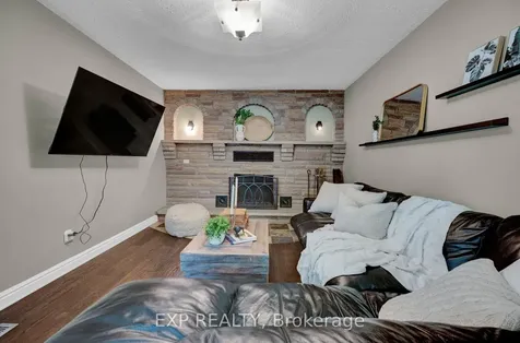 270 Fairlawn Court Oshawa ON L1J 4P9