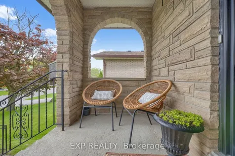 270 Fairlawn Court Oshawa ON L1J 4P9