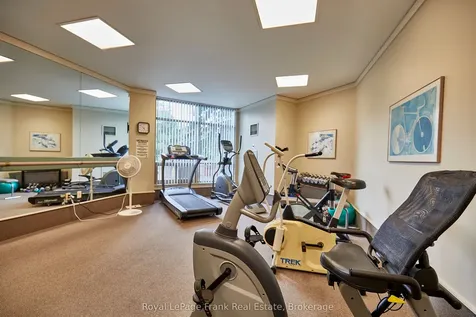 712 Rossland Road E Whitby ON L1N 9E8