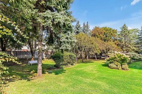 712 Rossland Road E Whitby ON L1N 9E8