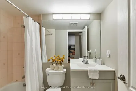 712 Rossland Road E Whitby ON L1N 9E8