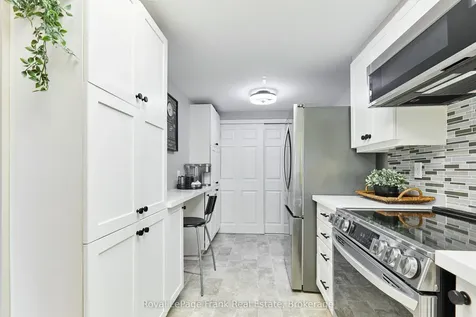 712 Rossland Road E Whitby ON L1N 9E8