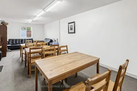684 Warden Avenue Toronto ON M1L 4W4