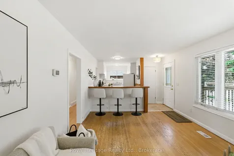 362 Garden Court Oshawa ON L1J 3E4