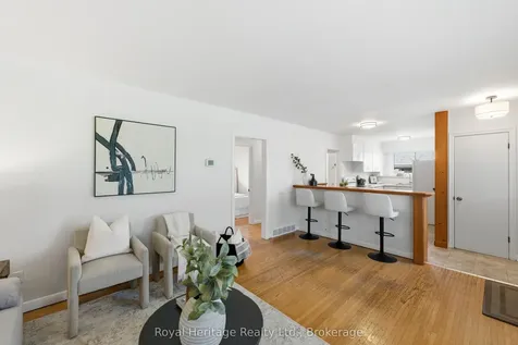 362 Garden Court Oshawa ON L1J 3E4