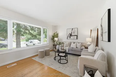 362 Garden Court Oshawa ON L1J 3E4