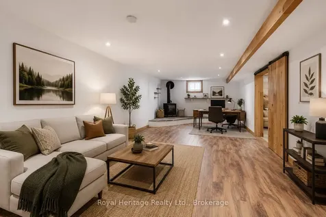 362 Garden Court Oshawa ON L1J 3E4