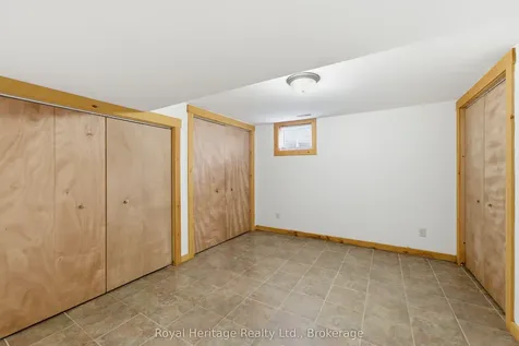 362 Garden Court Oshawa ON L1J 3E4