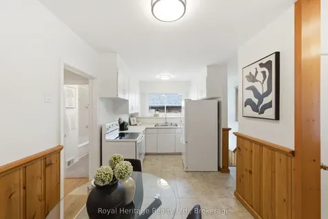 362 Garden Court Oshawa ON L1J 3E4