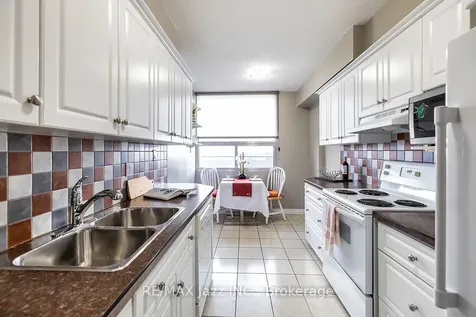 92 Church Street S Ajax ON L1S 6B4