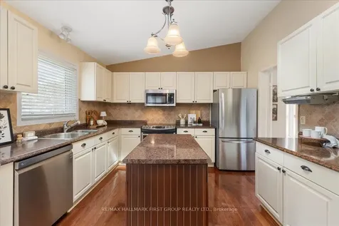 593 Prestwick Drive Oshawa ON L1J 7P5