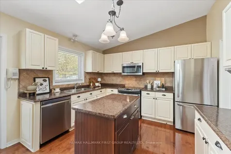 593 Prestwick Drive Oshawa ON L1J 7P5