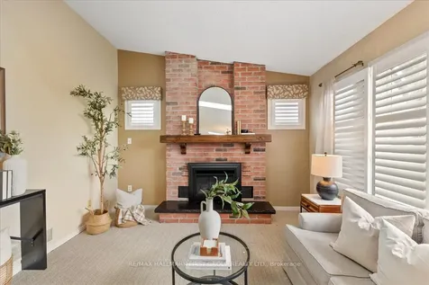 593 Prestwick Drive Oshawa ON L1J 7P5