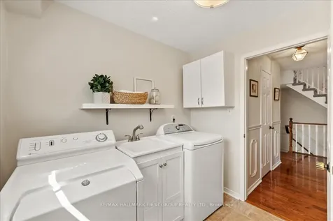 593 Prestwick Drive Oshawa ON L1J 7P5