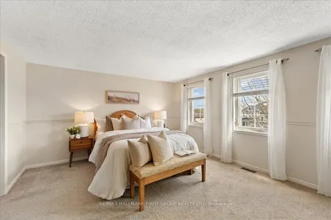 593 Prestwick Drive Oshawa ON L1J 7P5